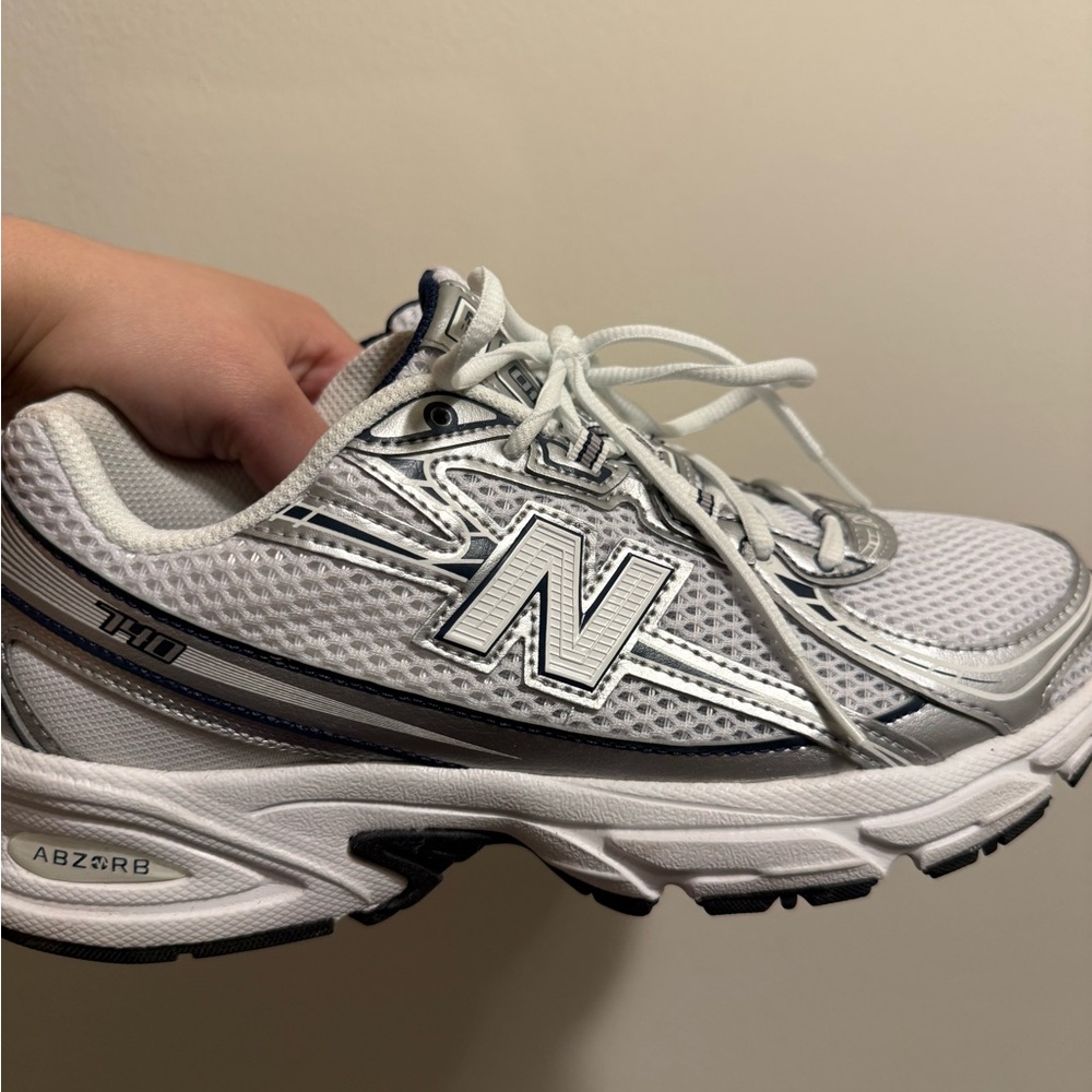 New Balance 740s